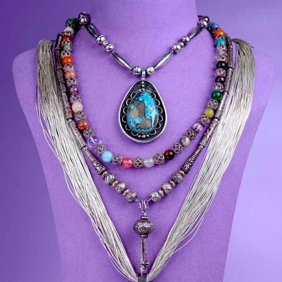 Meet your Posher, Twogirlsjewelrydeals - Picture 1 of 3